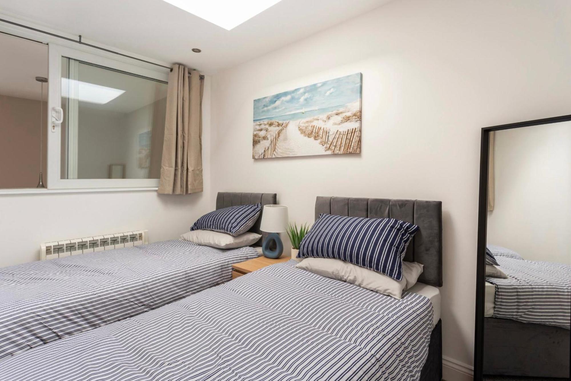 Beautiful 2 Bed Apartment Just Steps To The Beach Weymouth Ngoại thất bức ảnh